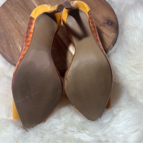 Betsey Johnson Kaison Yellow and Orange Bow Heels Size 6 - Picture 13 of 14